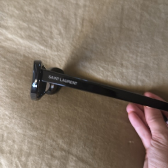 YSL sunglasses - Picture 6 of 7